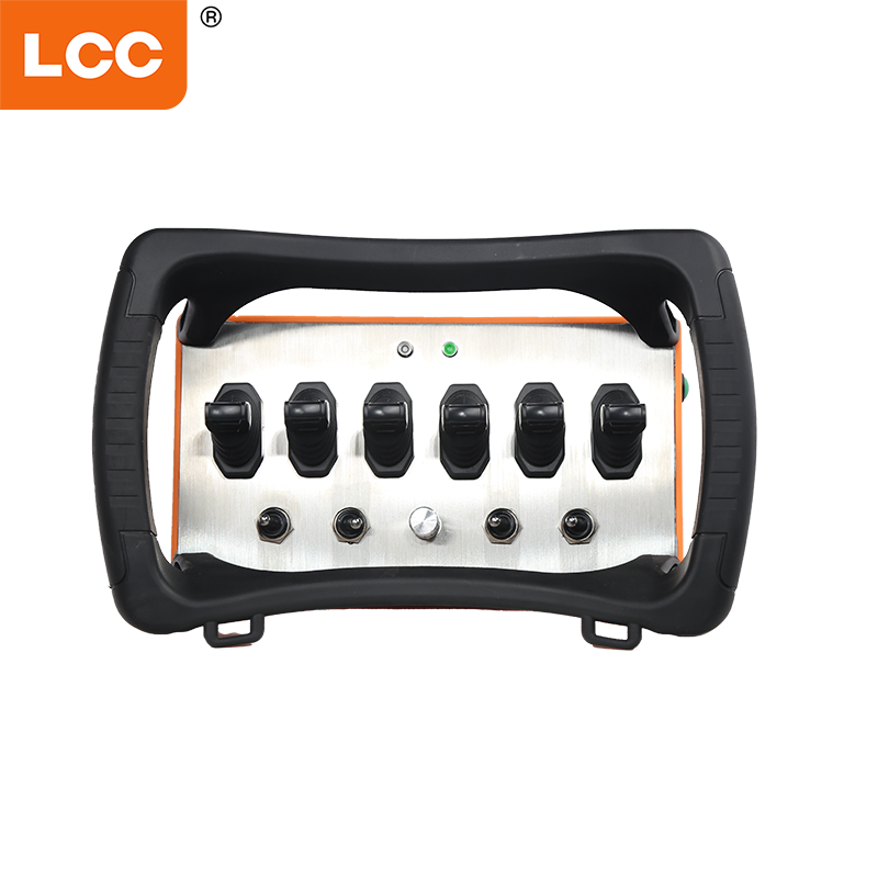 Controle remoto sem fio personalizado BT600 para guindastes montados em caminhão com joysticks proporcionais, controle analógico e modos manual/automático